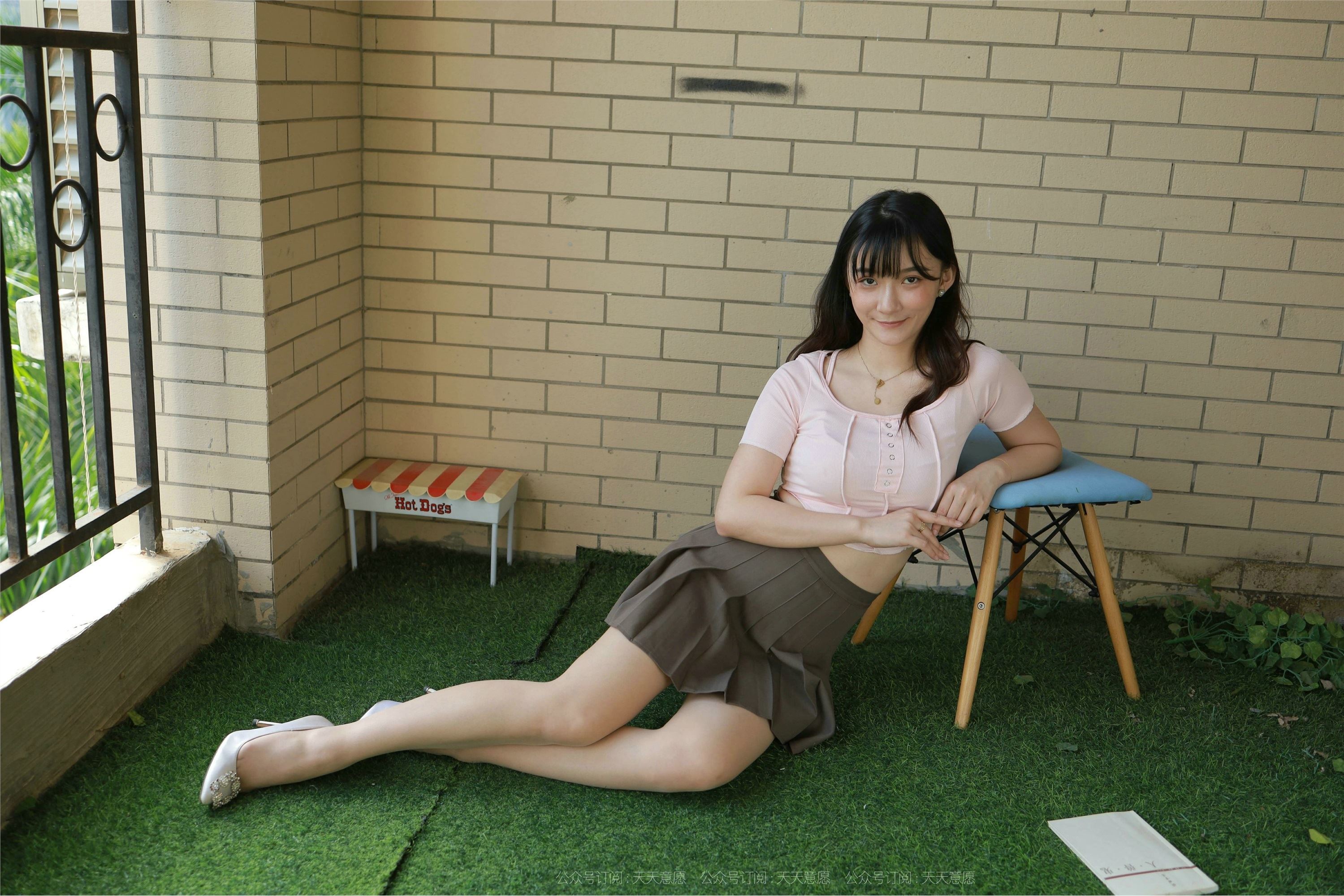 IESS异思趣向  2021.10.10 丝享家943：秋秋《阳台上的美女》